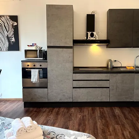 Milanoflats - New Beautiful Fully Equipped With A View Of Piazza San Camillo - 5 Minutes From Station, M2, M3, Airport Shuttle