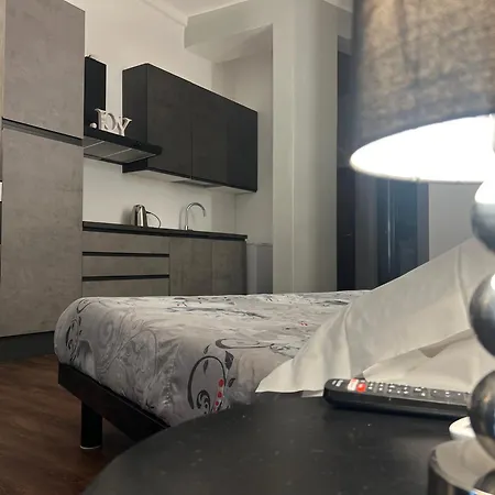 Milanoflats - New Beautiful Fully Equipped With A View Of Piazza San Camillo - 5 Minutes From Station, M2, M3, Airport Shuttle Apartment Milan