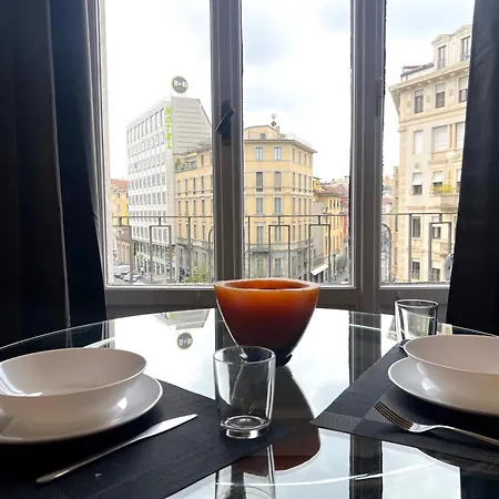Apartment Milanoflats - New Beautiful Fully Equipped With A View Of Piazza San Camillo - 5 Minutes From Station, M2, M3, Airport Shuttle *