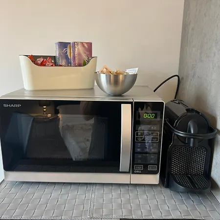 Milanoflats - New Beautiful Fully Equipped With A View Of Piazza San Camillo - 5 Minutes From Station, M2, M3, Airport Shuttle Milan