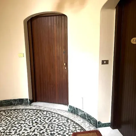 Apartment Milanoflats - New Beautiful Fully Equipped With A View Of Piazza San Camillo - 5 Minutes From Station, M2, M3, Airport Shuttle Milan