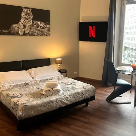 Apartment Milanoflats - New Beautiful Fully Equipped With A View Of Piazza San Camillo - 5 Minutes From Station, M2, M3, Airport Shuttle Milan